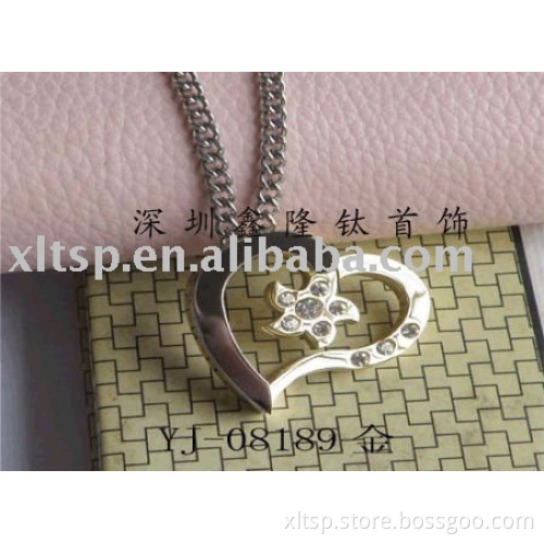 TC45(Gold-plated) Heart-shaped custom stainless steel pendant broken heart pendant